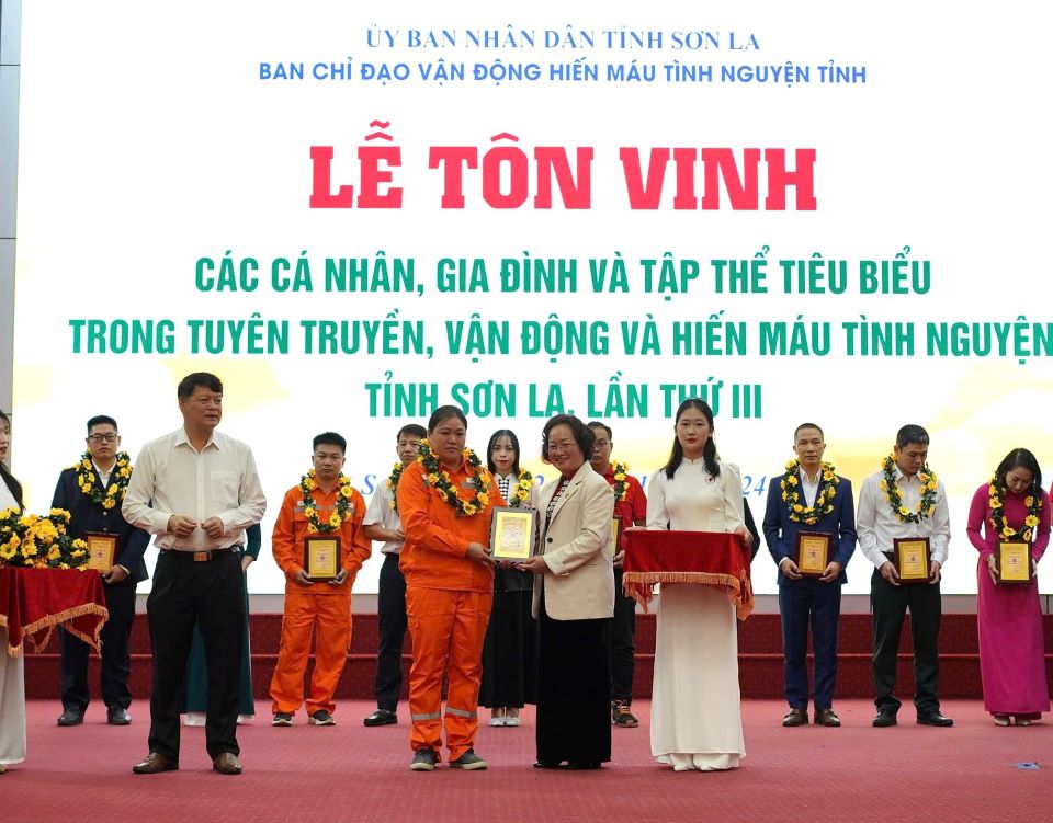 PC Sơn La và 4 cá nhân được vinh danh vì đóng góp xuất sắc trong phong trào hiến máu tình nguyện